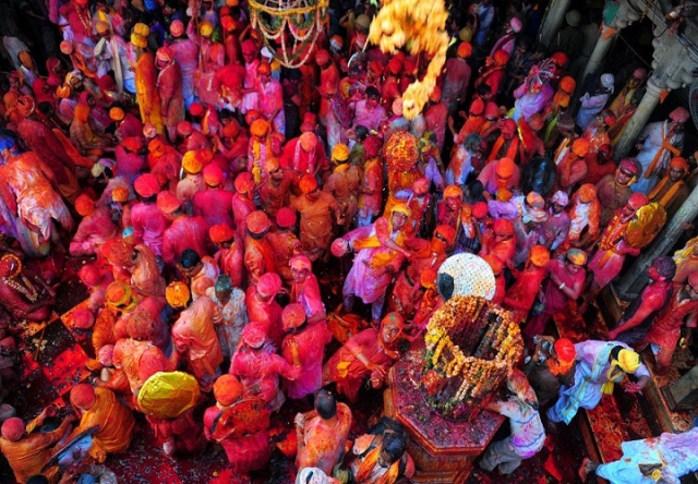 Holi celebration in Banke Bihari Ji temple Vrindavan