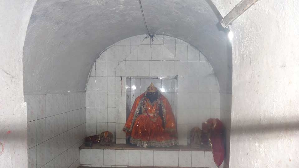 Maa Pataal Davi Bhuteswar Mahadev Mandir