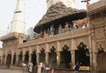 Paidal Govardhan Parikrama Darshan, Doodh ki Dhar ke Sath Daan Ghati Temple Goverdhan