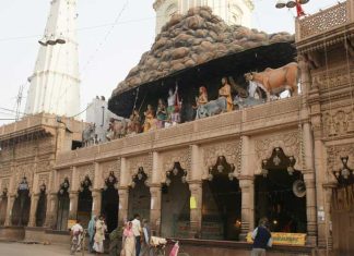 Paidal Govardhan Parikrama Darshan, Doodh ki Dhar ke Sath Daan Ghati Temple Goverdhan