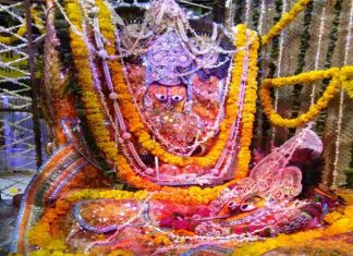 Govardhan Parikrama Darshan by e Rickshaw, Doodh ki Dhar ke Sath Mukharvind Darshan Govardhan