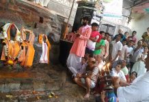 Paidal Govardhan Parikrama Darshan Jatipura Mukharvind Temple Govardhan