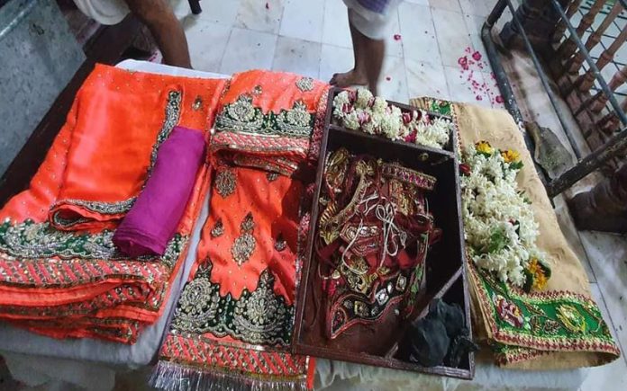 Shri Banke Bihari Ji Poshak Vastra Seva Shri Banke Bihari Ji Poshak Vastra Seva