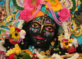 Bhagavaan Shree Krshna Jee Kee Aarti Bhagavaan Shree Krshna Jee Kee Aarti